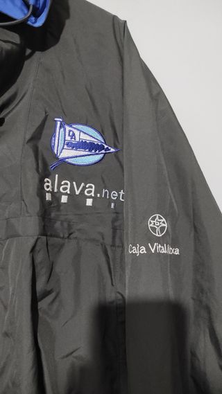 Chaqueta cortavientos Umbro deportivo alavés 2000 