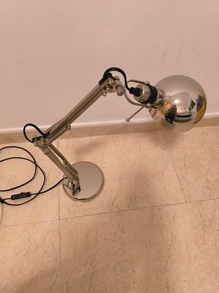 Lámpara flexo de escritorio