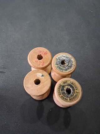 Carrete hilo antiguo