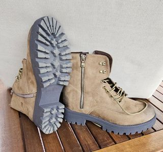 Botas.