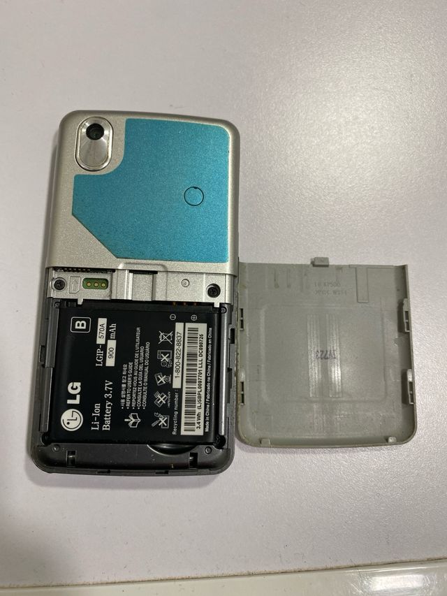 Telefono movil LG KP501