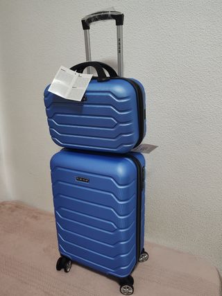 Maleta de cabina y neceser