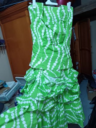 Falda y corpiño ginata