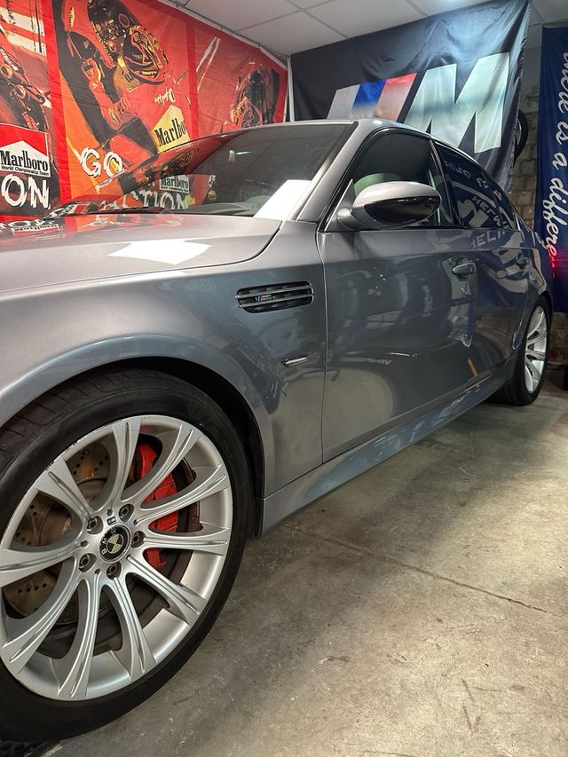 BMW M5 2005