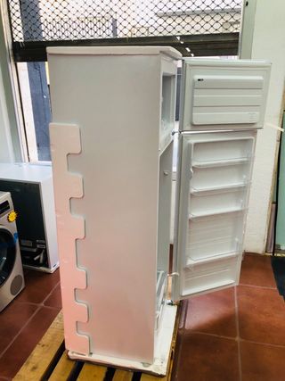 Frigorífico ARTICA AEDP160W Nuevo con Golpe 160cm