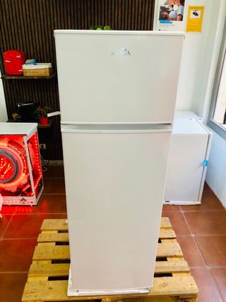 Frigorífico ARTICA AEDP160W Nuevo con Golpe 160cm
