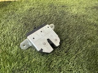 MOTOR-ENGANCHE-CIERRE-PULSADOR OPEL CORSA E 2015