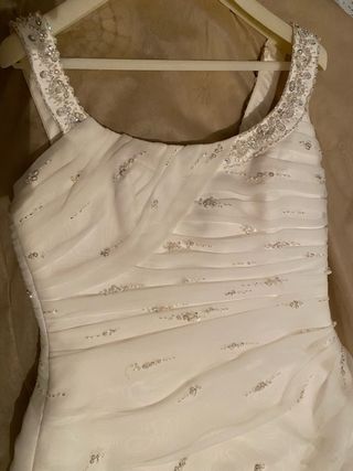 Precioso vestido de gala para fallera o novia