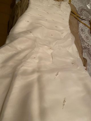 Precioso vestido de gala para fallera o novia