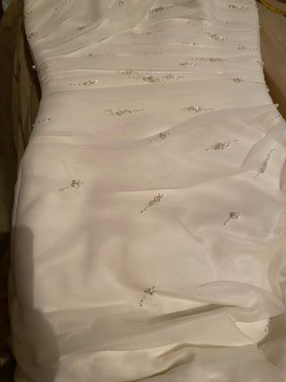 Precioso vestido de gala para fallera o novia