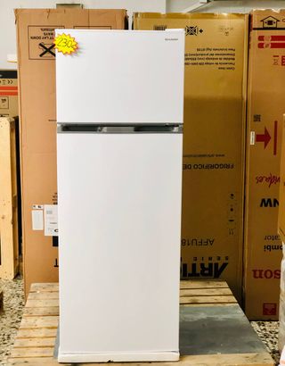 Nevera SHARP SJFTB011TXWEES Nueva con Golpe 145cm