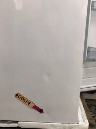 Nevera SHARP SJFTB011TXWEES Nueva con Golpe 145cm