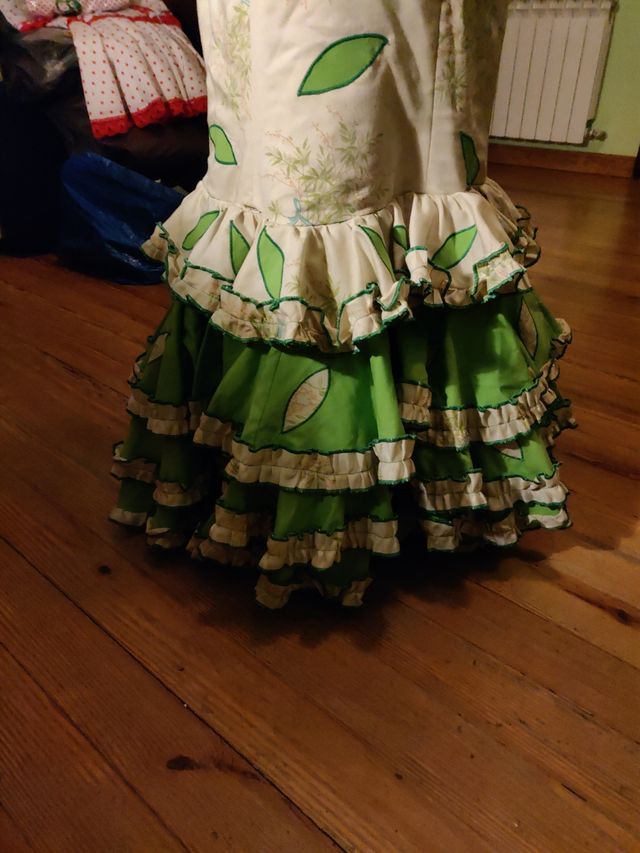 Vestido de faralaes.