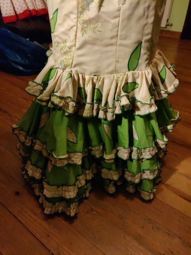 Vestido de faralaes.