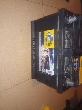 Batería 12v 70Ah 640A HELLA