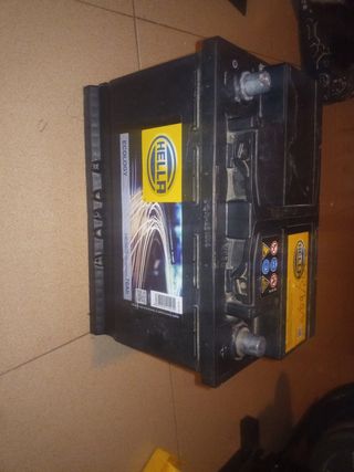 Batería 12v 70Ah 640A HELLA