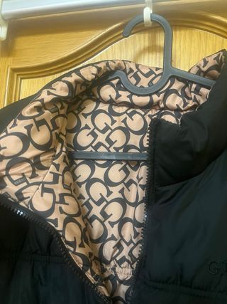 Chaleco Guess reversible Como Nuevo