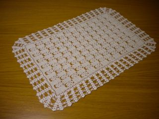 CENTROTAVOLA BIANCO FATTO A MANO IN COTONE 49x57CM