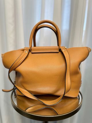 Bolso Parfois L ante combinado color camel mostaza