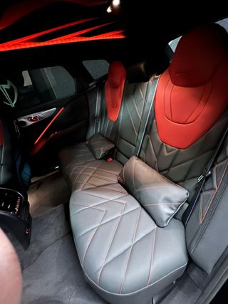 BMW XM XM 550 kW (748 CV) Label Red