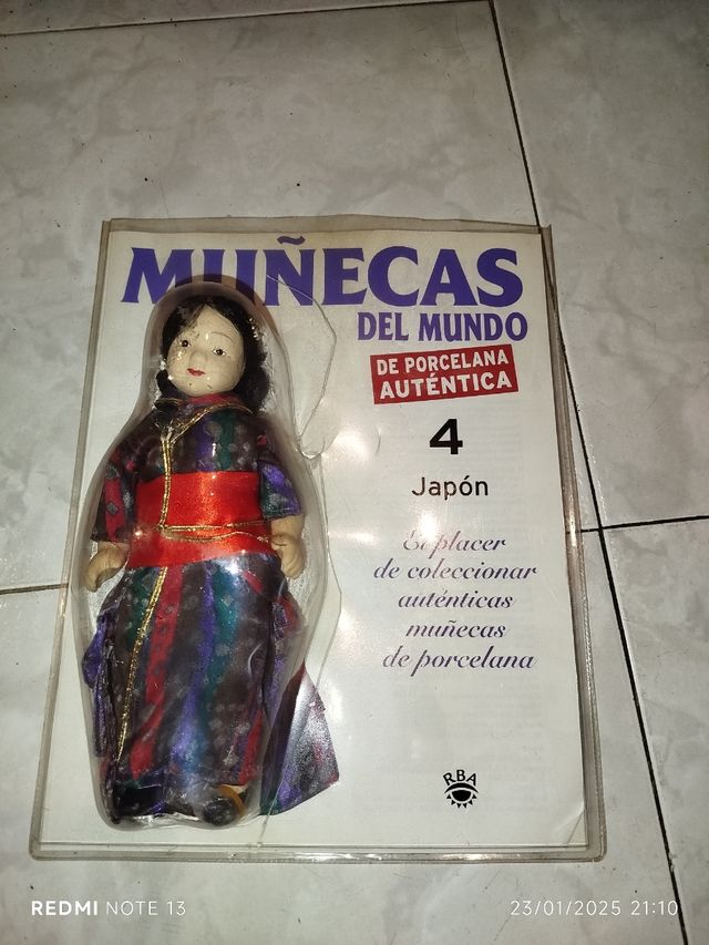 Muñecas porcelana del mundo RBA