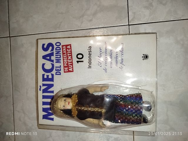 Muñecas porcelana del mundo RBA