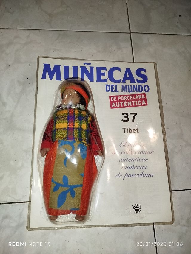 Muñecas porcelana del mundo RBA 