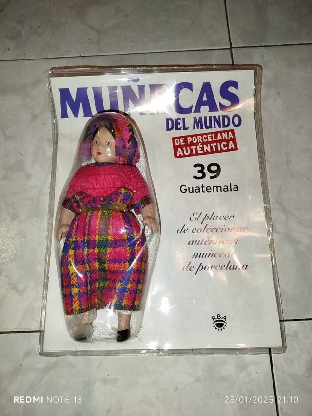 Muñecas porcelana del mundo RBA 