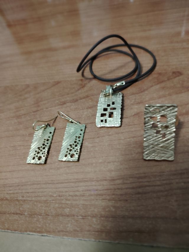 Gargantilla pendientes y anillo