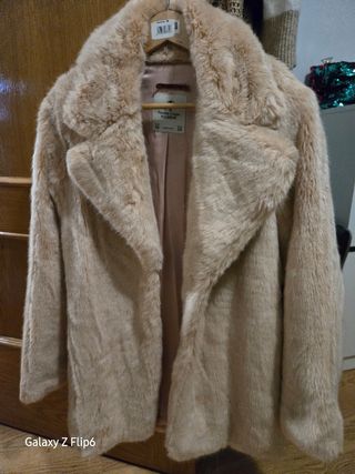 Abrigo de pelo de pull and bear