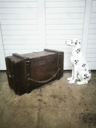 Baúl antiguo militar. Munición