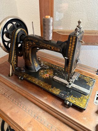 Máquina de coser antigua Wertheim.