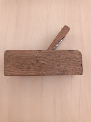 Cepillo de carpintero de madera de encina.