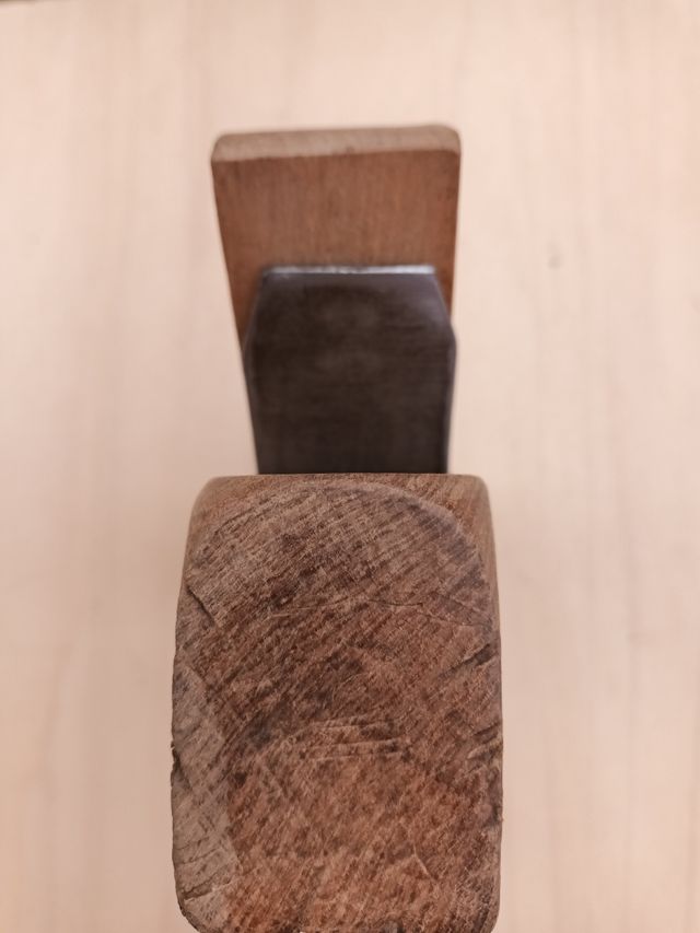 Cepillo de carpintero de madera de encina.