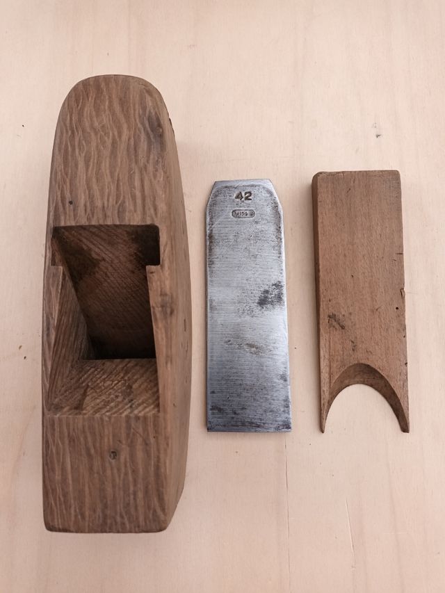 Cepillo de carpintero de madera de encina.