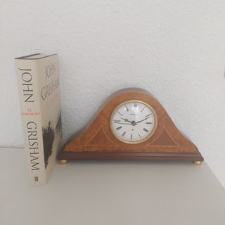 Reloj de sobremesa réplica de Antigüo
