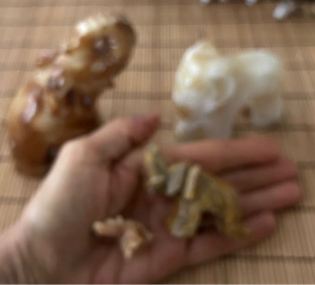 Elefantes de alabastro