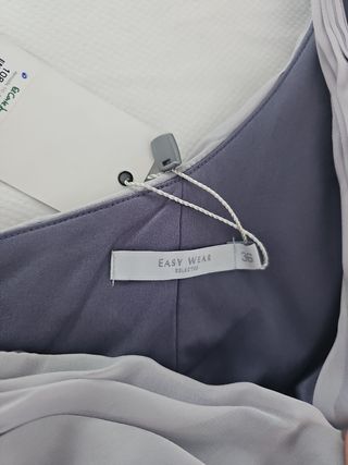 Vestido nuevo con etiqueta