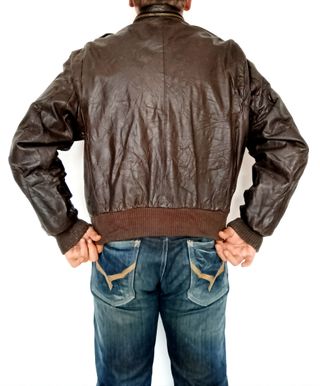 Cuero auténtico bomber L Medidas indicadas 