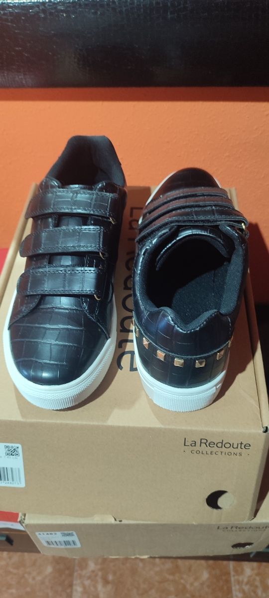 Deportivas negras n. 43