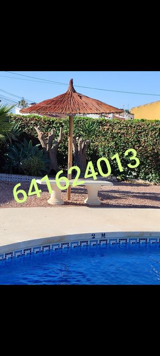 Sombrillas de carri verzo mimbre