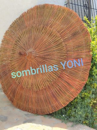 Sombrillas de carri verzo mimbre