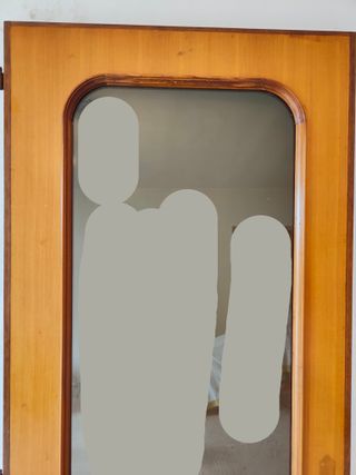 Porta in noce con vetro a specchio