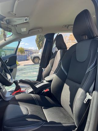 Volvo V40 2019