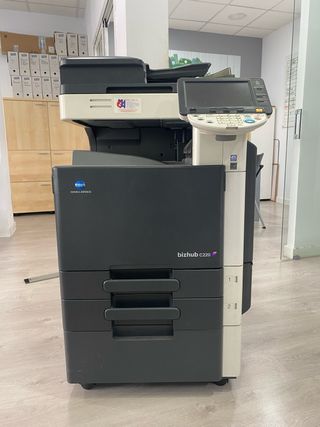 Fotocopiadora Konica Minolta Bizhub C220