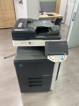 Fotocopiadora Konica Minolta Bizhub C220