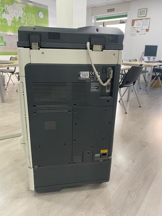 Fotocopiadora Konica Minolta Bizhub C220