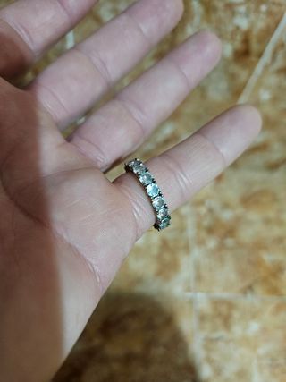 Anillo clasico mujer .