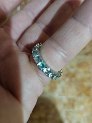 Anillo clasico mujer .