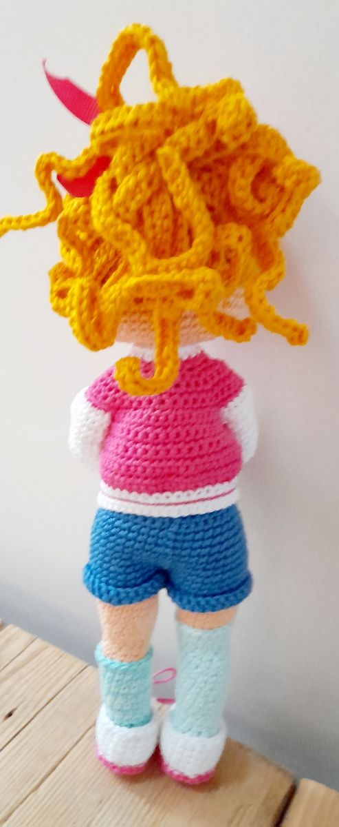 Bambola collezione amigurumi fatta a mano